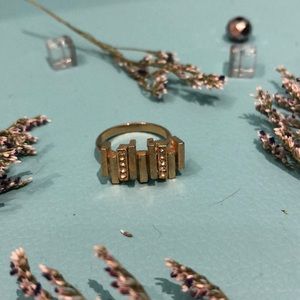 🌺3/$15 Vintage rhinestone gold plated ring!